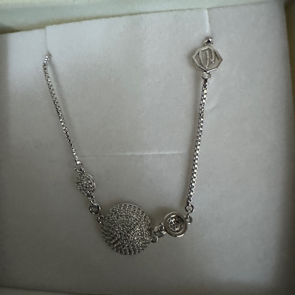 Elegant Silver Bracelet with Intricate Design